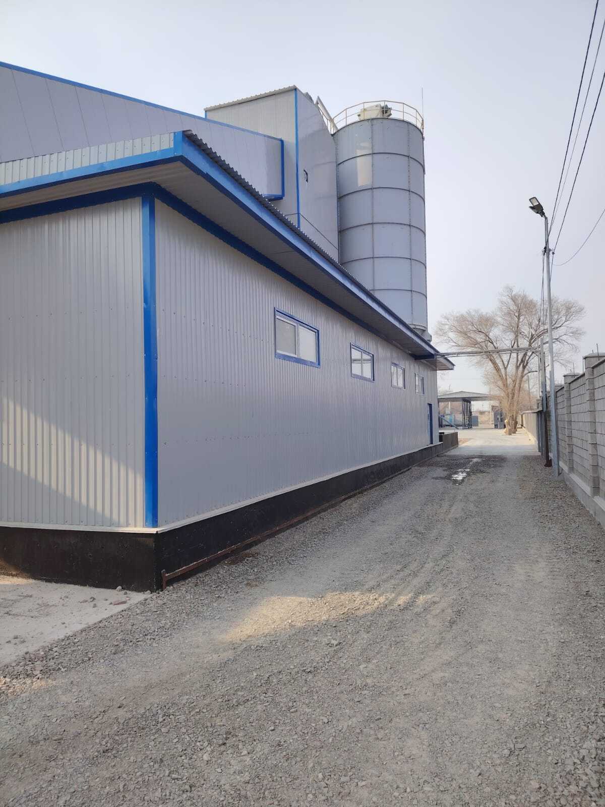 Цементные силосы и бетоносмесительный узел завода KONAEV BETON 1